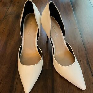 NEW Marc Fisher Women's White Heels size 7